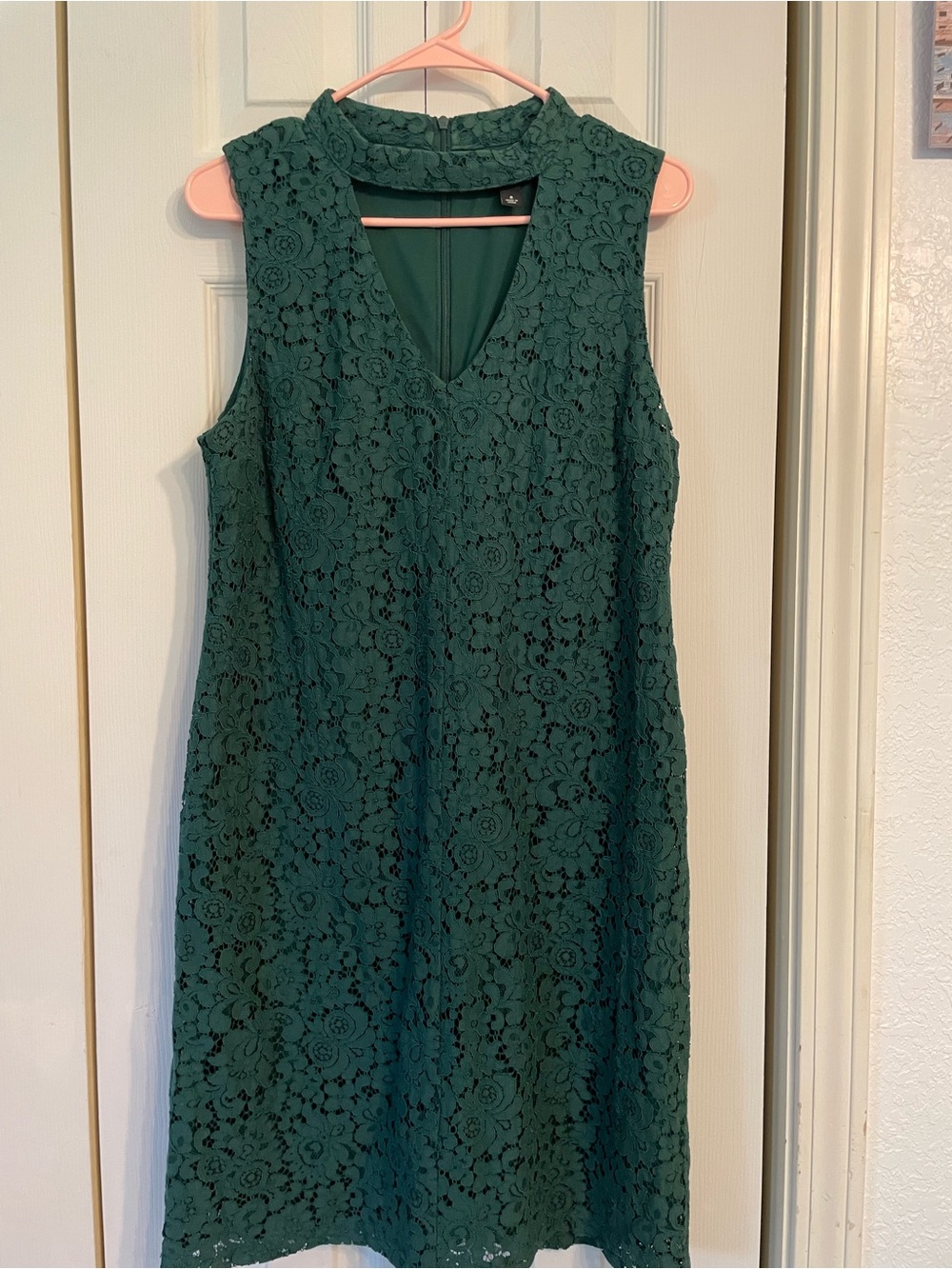 Roz & Ali Sleeveless Lace Midi Dress in Dark Green